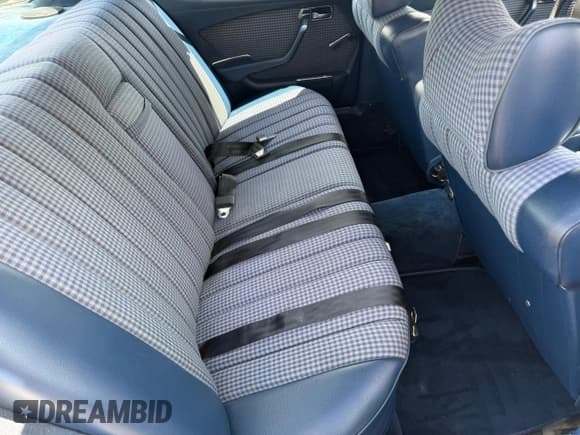 ✅ 1977 Mercedes-Benz 280 • VIN: 11602412103123 • Lot: 64519565. Listed on Copart with 182,519 mi. Free auction sales archive from the USA and detailed vehicle history report at DreamBid. Image 6.