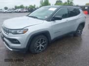 ✅ 2024 Jeep Compass Limited • VIN: 3C4NJDCNXRT134810 • Lot: 42402844. Wystawiony na IAAI z przebiegiem 30 482 mil. Bezpłatny archiwum sprzedaży aukcyjnych z USA i szczegółowy raport historii pojazdu na DreamBid. Zdjęcie 6.