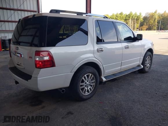 ✅ 2012 Ford Expedition Limited • VIN: 1FMJU2A57CEF57411 • Lot: 43190959. Listed on IAAI with 209,335 mi. Free auction sales archive from the USA and detailed vehicle history report at DreamBid. Image 4.