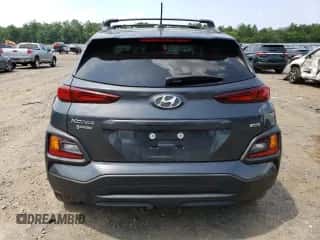 2020 Hyundai Kona SEL z VIN KM8K2CAA5LU464275, wystawiony jako Copart lot #59198593 z przebiegiem 42 324 mil mil oraz . Historia ofert i sprzedaży dostępna na DreamBid. Obrazek 6.