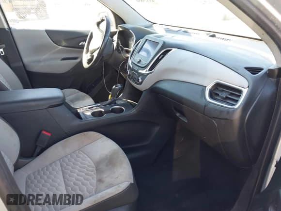 ✅ 2021 Chevrolet Equinox LT • VIN: 3GNAXKEV4ML357763 • Lot: 43329850. Wystawiony na IAAI z przebiegiem 142 624 mil. Bezpłatny archiwum sprzedaży aukcyjnych z USA i szczegółowy raport historii pojazdu na DreamBid. Zdjęcie 5.