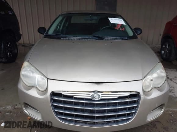 ✅ 2004 Chrysler Sebring Touring • VIN: 1C3EL56R24N301205 • Lot: 41255936. Wystawiony na IAAI z przebiegiem 107 290 mil. Bezpłatny archiwum sprzedaży aukcyjnych z USA i szczegółowy raport historii pojazdu na DreamBid. Zdjęcie 6.