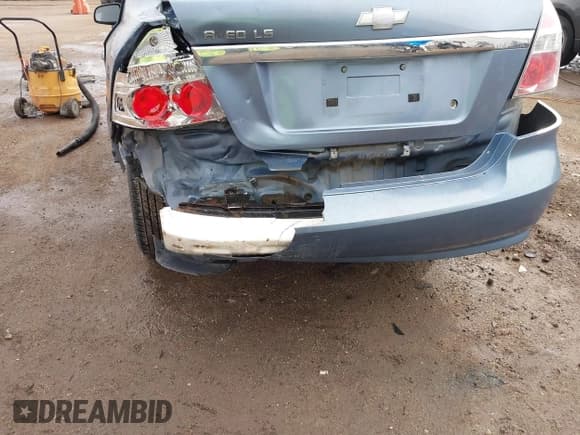 ✅ 2008 Chevrolet Aveo LS • VIN: KL1TD56678B057376 • Lot: 41690292. Wystawiony na IAAI z przebiegiem 198 508 mil. Bezpłatny archiwum sprzedaży aukcyjnych z USA i szczegółowy raport historii pojazdu na DreamBid. Zdjęcie 6.