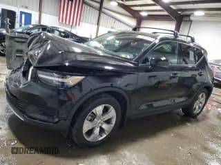 ✅ 2019 Volvo XC40 Momentum • VIN: YV4162XZ0K2009921 • Lot: 82397815. Wystawiony na Copart z przebiegiem 56 777 mil. Bezpłatny archiwum sprzedaży aukcyjnych z USA i szczegółowy raport historii pojazdu na DreamBid. Zdjęcie 1.