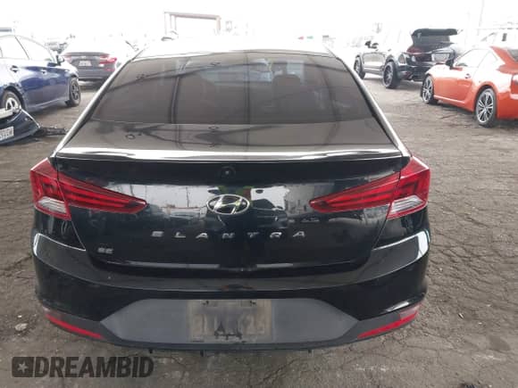 2019 Hyundai Elantra SE z VIN 5NPD74LF2KH487647, wystawiony jako IAAI lot #42182698 z przebiegiem 108 092 mil mil oraz . Historia ofert i sprzedaży dostępna na DreamBid. Obrazek 17.