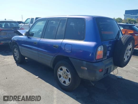 ✅ 1999 Toyota RAV4 • VIN: JT3GP10V6X7048538 • Lot: 41582429. Listed on IAAI with 179,100 mi. Free auction sales archive from the USA and detailed vehicle history report at DreamBid. Image 3.