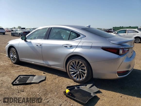 ✅ 2025 Lexus ES 300h Luxury • VIN: 58AEA1C12SU057930 • Lot: 62031375. Listed on Copart with 3,941 mi. Free auction sales archive from the USA and detailed vehicle history report at DreamBid. Image 2.