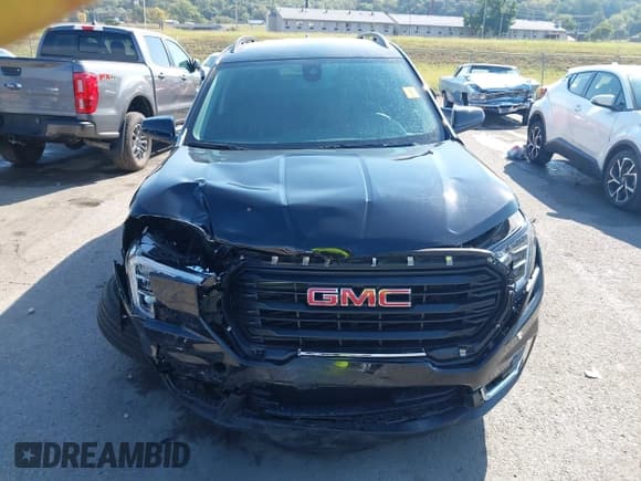 ✅ 2024 GMC Terrain SLE • VIN: 3GKALMEG1RL378308 • Lot: 43232147. Listed on IAAI with 10,439 mi. Free auction sales archive from the USA and detailed vehicle history report at DreamBid. Image 12.