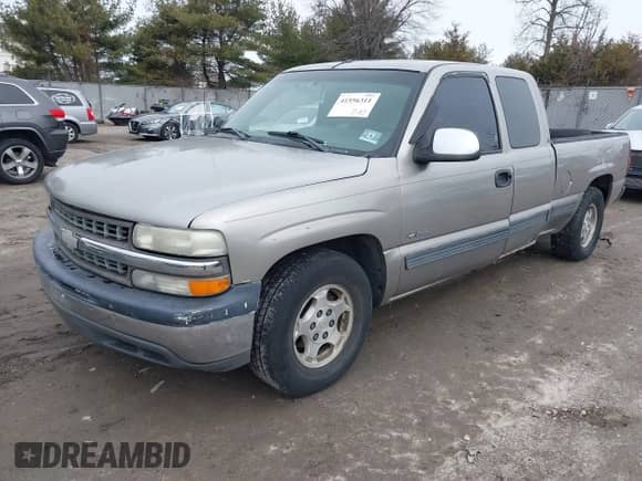 ✅ 2001 Chevrolet Silverado 1500 LT • VIN: 2GCEC19T711249322 • Lot: 41556311. Wystawiony na IAAI z przebiegiem 200 237 mil mil. Skorzystaj z bezpłatnego archiwum sprzedaży aukcyjnych z USA i zobacz szczegółowy raport historii pojazdu na DreamBid. Zdjęcie 2.