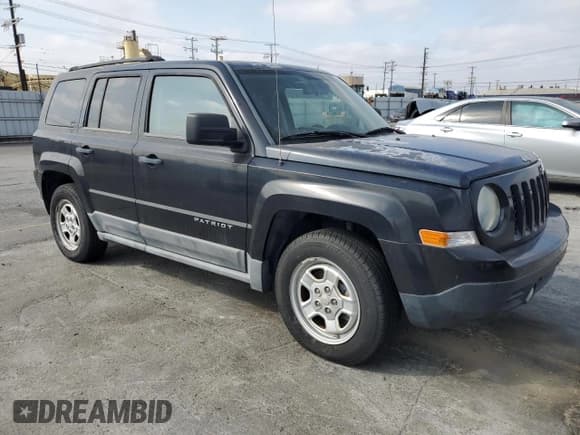 ✅ 2011 Jeep Patriot Latitude • VIN: 1J4NT1GA7BD102838 • Lot: 65228615. Listed on Copart with 44,327 mi. Free auction sales archive from the USA and detailed vehicle history report at DreamBid. Image 4.