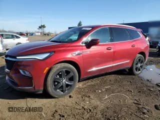 ✅ 2024 Buick Enclave Essence • VIN: 5GAEVAKW9RJ125277 • Лот: 50867205. Опубликован ранее на Copart с пробегом 5 555 миль. Бесплатный доступ к архиву аукционных продаж из США и подробный отчёт об истории автомобиля на DreamBid. Изображение 1.