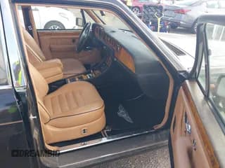 ✅ 1994 Bentley Turbo R • VIN: SCBZP03C0RCX54166 • Lot: 41957011. Wystawiony na IAAI z przebiegiem 59 887 mil. Bezpłatny archiwum sprzedaży aukcyjnych z USA i szczegółowy raport historii pojazdu na DreamBid. Zdjęcie 5.