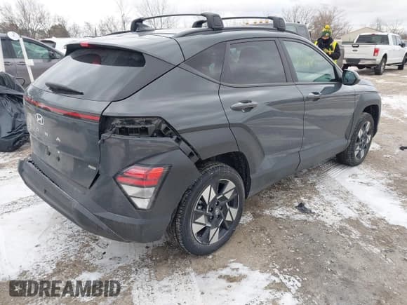 ✅ 2024 Hyundai Kona SEL • VIN: KM8HBCAB4RU104684 • Лот: 41354883. Опубликован ранее на IAAI с пробегом 5 122 миль. Бесплатный доступ к архиву аукционных продаж из США и подробный отчёт об истории автомобиля на DreamBid. Изображение 4.