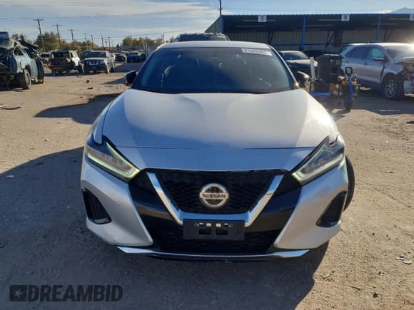 ✅ 2019 Nissan Maxima SL • VIN: 1N4AA6AV5KC377946 • Lot: 91626985. Listed on Copart with 136,052 mi. Free auction sales archive from the USA and detailed vehicle history report at DreamBid. Image 5.