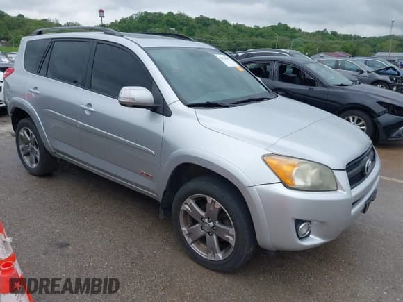 ✅ 2011 Toyota RAV4 Sport • VIN: JTMRK4DV1B5101858 • Lot: 42124449. Listed on IAAI with 168,758 mi. Free auction sales archive from the USA and detailed vehicle history report at DreamBid. Image 1.