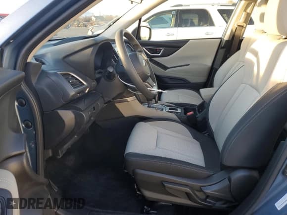 ✅ 2022 Subaru Forester • VIN: JF2SKAAC2NH463205 • Лот: 92050715. Опубликован ранее на Copart с пробегом 26 979 миль. Бесплатный доступ к архиву аукционных продаж из США и подробный отчёт об истории автомобиля на DreamBid. Изображение 7.