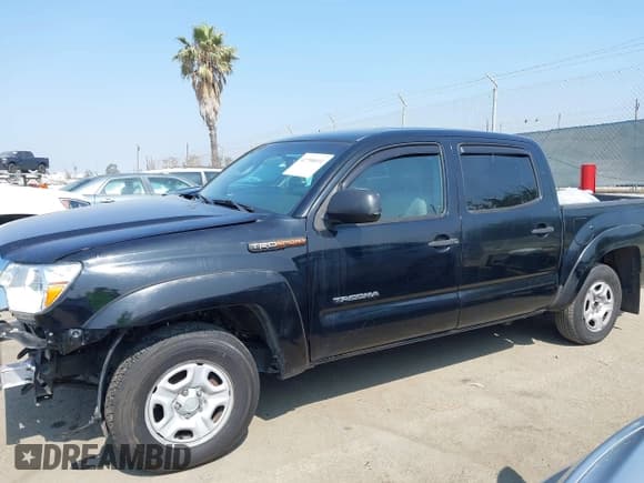 ✅ 2013 Toyota Tacoma • VIN: 5TFJX4CN1DX030720 • Lot: 42750091. Wystawiony na IAAI z przebiegiem 88 318 mil. Bezpłatny archiwum sprzedaży aukcyjnych z USA i szczegółowy raport historii pojazdu na DreamBid. Zdjęcie 14.