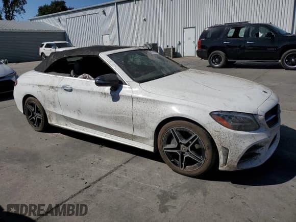 ✅ 2020 Mercedes-Benz C 300 • VIN: WDDWK8DB6LF949557 • Lot: 69230864. Wystawiony na Copart z przebiegiem Nie podano. Bezpłatny archiwum sprzedaży aukcyjnych z USA i szczegółowy raport historii pojazdu na DreamBid. Zdjęcie 4.