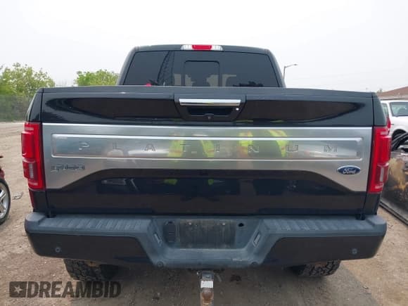 ✅ 2015 Ford F-150 XLT • VIN: 1FTEW1EG6FFB12789 • Лот: 42386506. Опубликован ранее на IAAI с пробегом 173 420 миль. Бесплатный доступ к архиву аукционных продаж из США и подробный отчёт об истории автомобиля на DreamBid. Изображение 17.