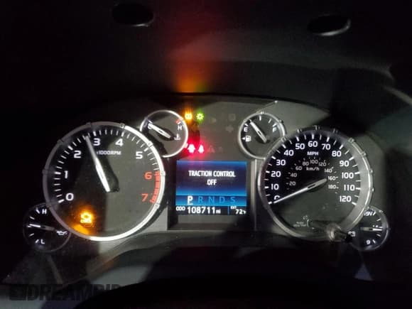 ✅ 2016 Toyota Tundra SR5 • VIN: 5TFDY5F17GX523363 • Lot: 85199335. Listed on Copart with 108,711 mi. Free auction sales archive from the USA and detailed vehicle history report at DreamBid. Image 9.