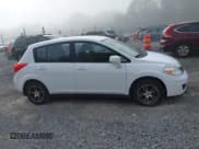 ✅ 2010 Nissan Versa S • VIN: 3N1BC1CP8AL451277 • Lot: 43381653. Wystawiony na IAAI z przebiegiem 142 180 mil. Bezpłatny archiwum sprzedaży aukcyjnych z USA i szczegółowy raport historii pojazdu na DreamBid. Zdjęcie 13.