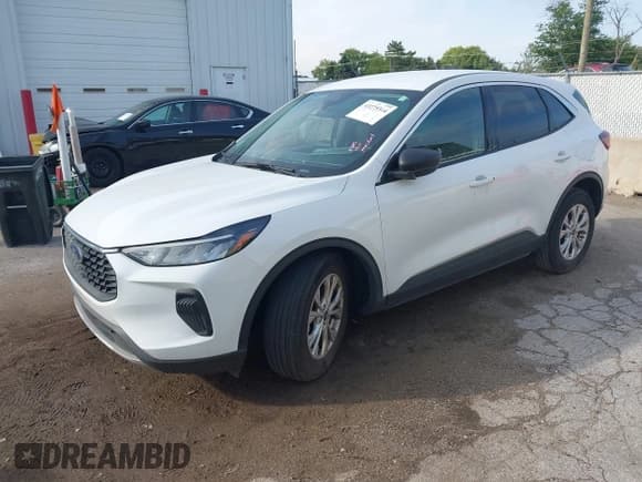 ✅ 2024 Ford Escape Active • VIN: 1FMCU0GN6RUA16904 • Lot: 43275344. Wystawiony na IAAI z przebiegiem 10 974 mil. Bezpłatny archiwum sprzedaży aukcyjnych z USA i szczegółowy raport historii pojazdu na DreamBid. Zdjęcie 2.