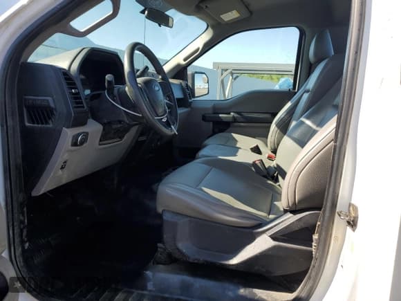 ✅ 2017 Ford F-150 XL • VIN: 1FTMF1C8XHFC21105 • Lot: 54775785. Listed on Copart with 122,413 mi. Free auction sales archive from the USA and detailed vehicle history report at DreamBid. Image 7.