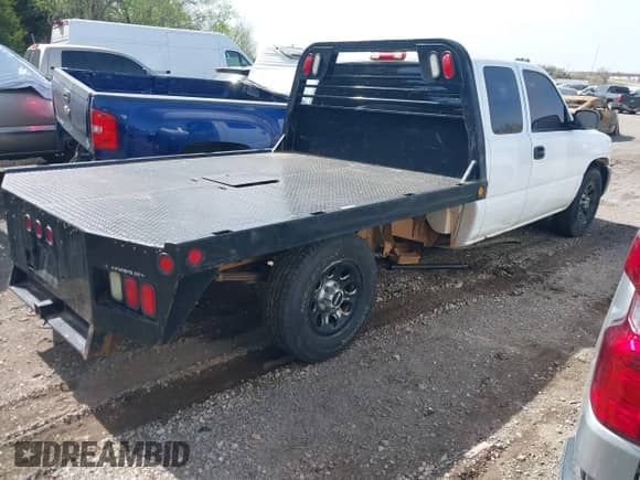 2007 GMC Sierra 1500 SLE1 with VIN 1GTEC19V67E101087, listed as a IAAI auction lot 41912131 with 297,440 mi miles and . Bid and sale history available at DreamBid. Image 4.