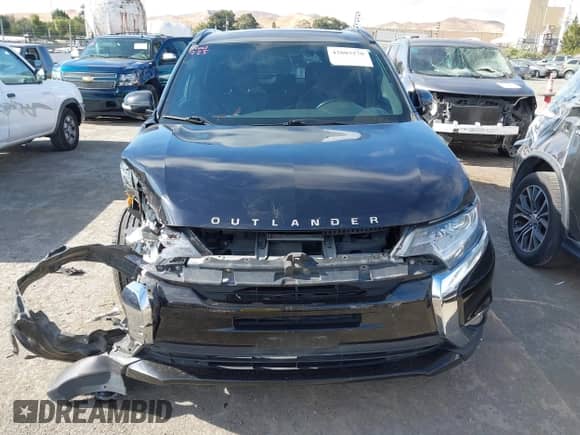 2018 Mitsubishi Outlander SE with VIN JA4AD3A34JZ021640, listed as a IAAI auction lot 42803278 with 157,420 mi miles and . Bid and sale history available at DreamBid. Image 13.