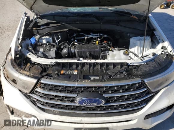✅ 2024 Ford Explorer XLT • VIN: 1FMSK8DH0RGA44890 • Lot: 46309225. Wystawiony na Copart z przebiegiem 9 921 mil. Bezpłatny archiwum sprzedaży aukcyjnych z USA i szczegółowy raport historii pojazdu na DreamBid. Zdjęcie 13.