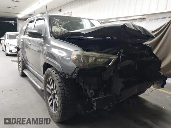 ✅ 2017 Toyota 4Runner SR5 • VIN: JTEZU5JR4H5161368 • Lot: 42802873. Wystawiony na IAAI z przebiegiem 119 931 mil. Bezpłatny archiwum sprzedaży aukcyjnych z USA i szczegółowy raport historii pojazdu na DreamBid. Zdjęcie 1.