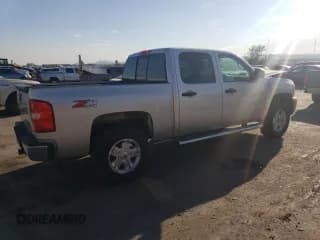 ✅ 2011 Chevrolet Silverado 1500 LT • VIN: 3GCPKSE35BG239484 • Lot: 70663484. Listed on Copart with 227,833 mi. Free auction sales archive from the USA and detailed vehicle history report at DreamBid. Image 3.