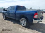 ✅ 2024 Ram 2500 Tradesman • VIN: 3C6UR5CL5RG238601 • Lot: 41743274. Wystawiony na IAAI z przebiegiem 8 083 mil. Bezpłatny archiwum sprzedaży aukcyjnych z USA i szczegółowy raport historii pojazdu na DreamBid. Zdjęcie 3.