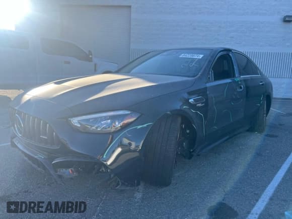 ✅ 2024 Mercedes-Benz C 63 S AMG E Performance • VIN: W1KAF8AB6RR186031 • Lot: 84220074. Wystawiony na Copart z przebiegiem 7 202 mil. Bezpłatny archiwum sprzedaży aukcyjnych z USA i szczegółowy raport historii pojazdu na DreamBid. Zdjęcie 1.