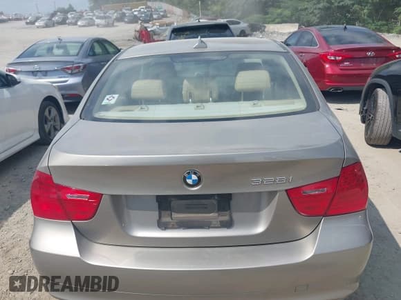 ✅ 2009 BMW 3 Series 328i • VIN: WBAPH77549NM47249 • Lot: 42937089. Listed on IAAI with 254,038 mi. Free auction sales archive from the USA and detailed vehicle history report at DreamBid. Image 16.