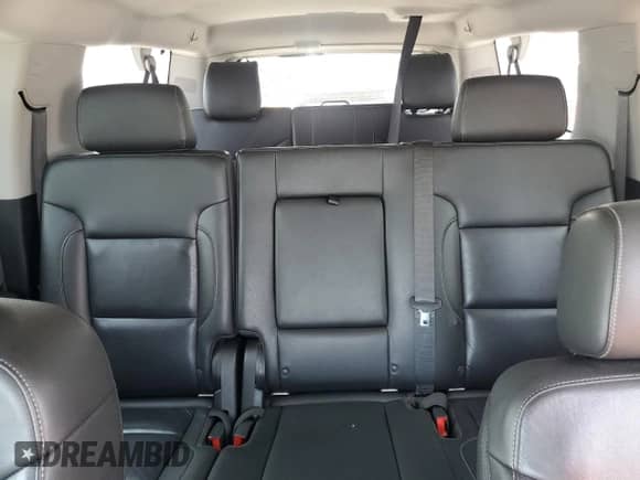 2019 Chevrolet Suburban LT с VIN 1GNSCHKC6KR116993, выставлен на аукционе Copart как лот 68694234 с пробегом 273 472 миль миль и Чистый • Clean title. История ставок и продаж доступна на DreamBid. Изображение 10.