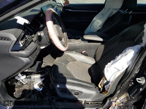 ✅ 2021 Toyota Camry SE • VIN: 4T1G11AK3MU477632 • Лот: 86138705. Опубликован ранее на Copart с пробегом 85 415 миль. Бесплатный доступ к архиву аукционных продаж из США и подробный отчёт об истории автомобиля на DreamBid. Изображение 7.