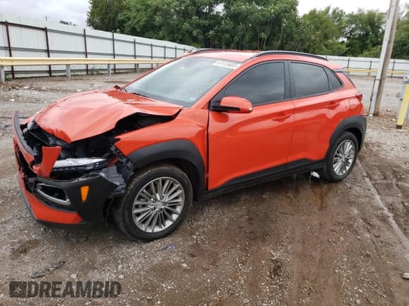 ✅ 2020 Hyundai Kona SEL • VIN: KM8K22AA8LU399884 • Лот: 67415603. Опубликован ранее на Copart с пробегом 31 763 миль. Бесплатный доступ к архиву аукционных продаж из США и подробный отчёт об истории автомобиля на DreamBid. Изображение 1.