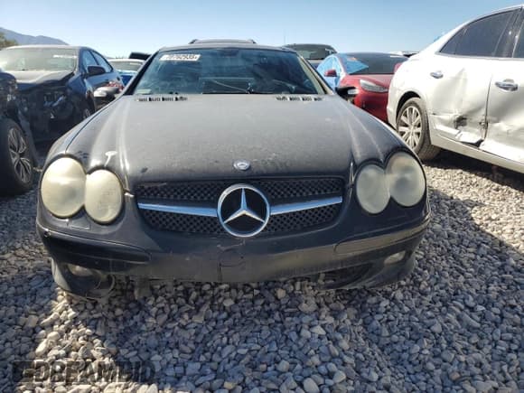 ✅ 2005 Mercedes-Benz SL 500 • VIN: WDBSK75F15F105240 • Lot: 70762935. Wystawiony na Copart z przebiegiem Nie podano. Bezpłatny archiwum sprzedaży aukcyjnych z USA i szczegółowy raport historii pojazdu na DreamBid. Zdjęcie 5.