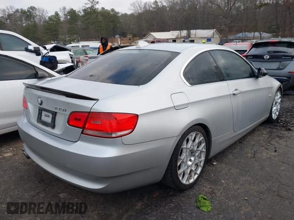✅ 2008 BMW 3 Series 328i • VIN: WBAWB33588P134333 • Лот: 41217964. Опубликован ранее на IAAI с пробегом 171 541 миль. Бесплатный доступ к архиву аукционных продаж из США и подробный отчёт об истории автомобиля на DreamBid. Изображение 4.