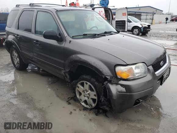 ✅ 2003 Ford Escape Limited • VIN: 1FMCU94133KC26627 • Lot: 45505944. Listed on Copart with 154,952 mi. Free auction sales archive from the USA and detailed vehicle history report at DreamBid. Image 4.