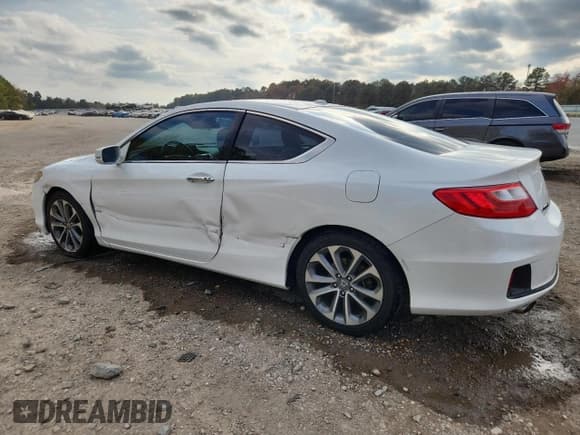 ✅ 2014 Honda Accord EX-L • VIN: 1HGCT2B85EA005958 • Lot: 92845235. Wystawiony na Copart z przebiegiem 180 140 mil. Bezpłatny archiwum sprzedaży aukcyjnych z USA i szczegółowy raport historii pojazdu na DreamBid. Zdjęcie 2.