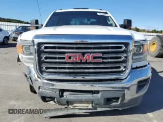 ✅ 2019 GMC Sierra 3500HD • VIN: 1GT42TCG7KF225750 • Lot: 75339294. Wystawiony na Copart z przebiegiem 126 653 mil. Bezpłatny archiwum sprzedaży aukcyjnych z USA i szczegółowy raport historii pojazdu na DreamBid. Zdjęcie 5.