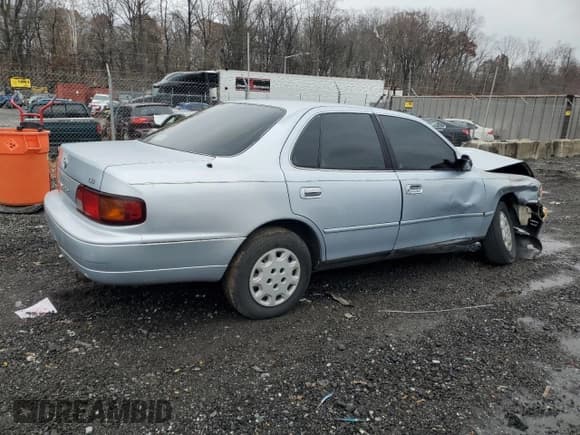 ✅ 1995 Toyota Camry LE • VIN: 4T1SK12E5SU896496 • Lot: 93407485. Wystawiony na Copart z przebiegiem 197 499 mil. Bezpłatny archiwum sprzedaży aukcyjnych z USA i szczegółowy raport historii pojazdu na DreamBid. Zdjęcie 3.
