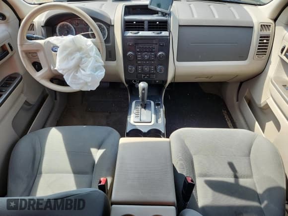 ✅ 2008 Ford Escape XLS • VIN: 1FMCU92Z18KE46543 • Lot: 68250635. Listed on Copart with 181,882 mi. Free auction sales archive from the USA and detailed vehicle history report at DreamBid. Image 8.