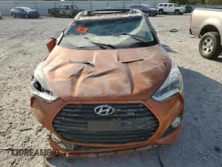 ✅ 2015 Hyundai Veloster Turbo • VIN: KMHTC6AE4FU232597 • Lot: 74137024. Wystawiony na Copart z przebiegiem Nie podano. Bezpłatny archiwum sprzedaży aukcyjnych z USA i szczegółowy raport historii pojazdu na DreamBid. Zdjęcie 5.