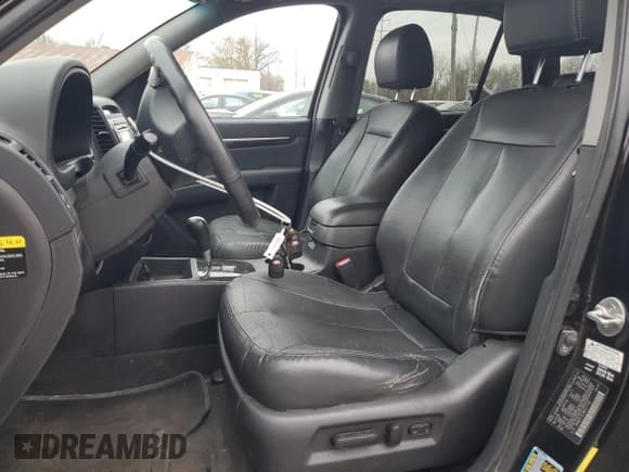✅ 2008 Hyundai Santa Fe SE • VIN: 5NMSH13E48H217156 • Lot: 81866104. Listed on Copart with 190,677 mi. Free auction sales archive from the USA and detailed vehicle history report at DreamBid. Image 7.