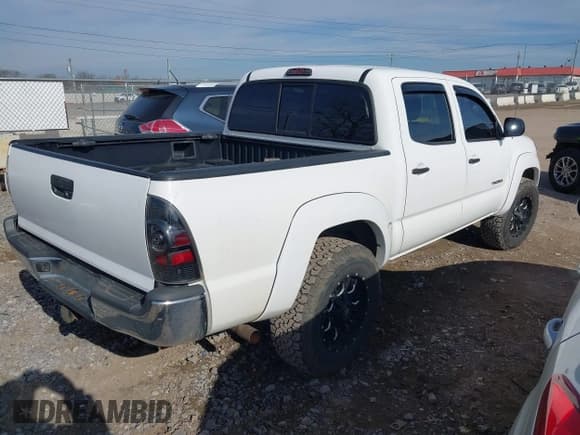 ✅ 2008 Toyota Tacoma PreRunner • VIN: 3TMJU62N88M062890 • Lot: 43896923. Listed on IAAI with 219,789 mi. Free auction sales archive from the USA and detailed vehicle history report at DreamBid. Image 4.