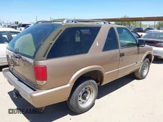 ✅ 1997 Chevrolet Blazer LS • VIN: 1GNCS18W7VK112285 • Lot: 42485308. Wystawiony na IAAI z przebiegiem 207 504 mil. Bezpłatny archiwum sprzedaży aukcyjnych z USA i szczegółowy raport historii pojazdu na DreamBid. Zdjęcie 4.
