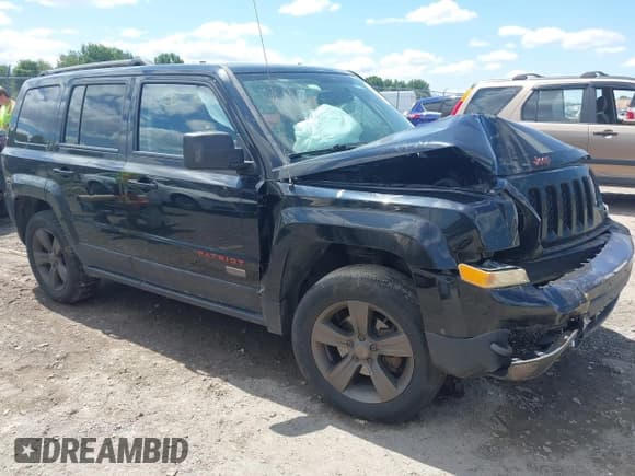 ✅ 2016 Jeep Patriot Sport • VIN: 1C4NJRBB3GD784182 • Lot: 42886258. Wystawiony na IAAI z przebiegiem 126 883 mil. Bezpłatny archiwum sprzedaży aukcyjnych z USA i szczegółowy raport historii pojazdu na DreamBid. Zdjęcie 1.